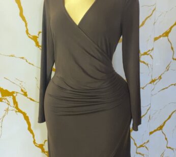 Magnifique robe noire stretch tissu lourd lisse – Chic et élégante