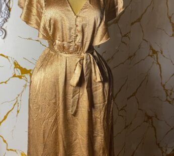 Magnifique robe longue dorée – Chic et luxueuse