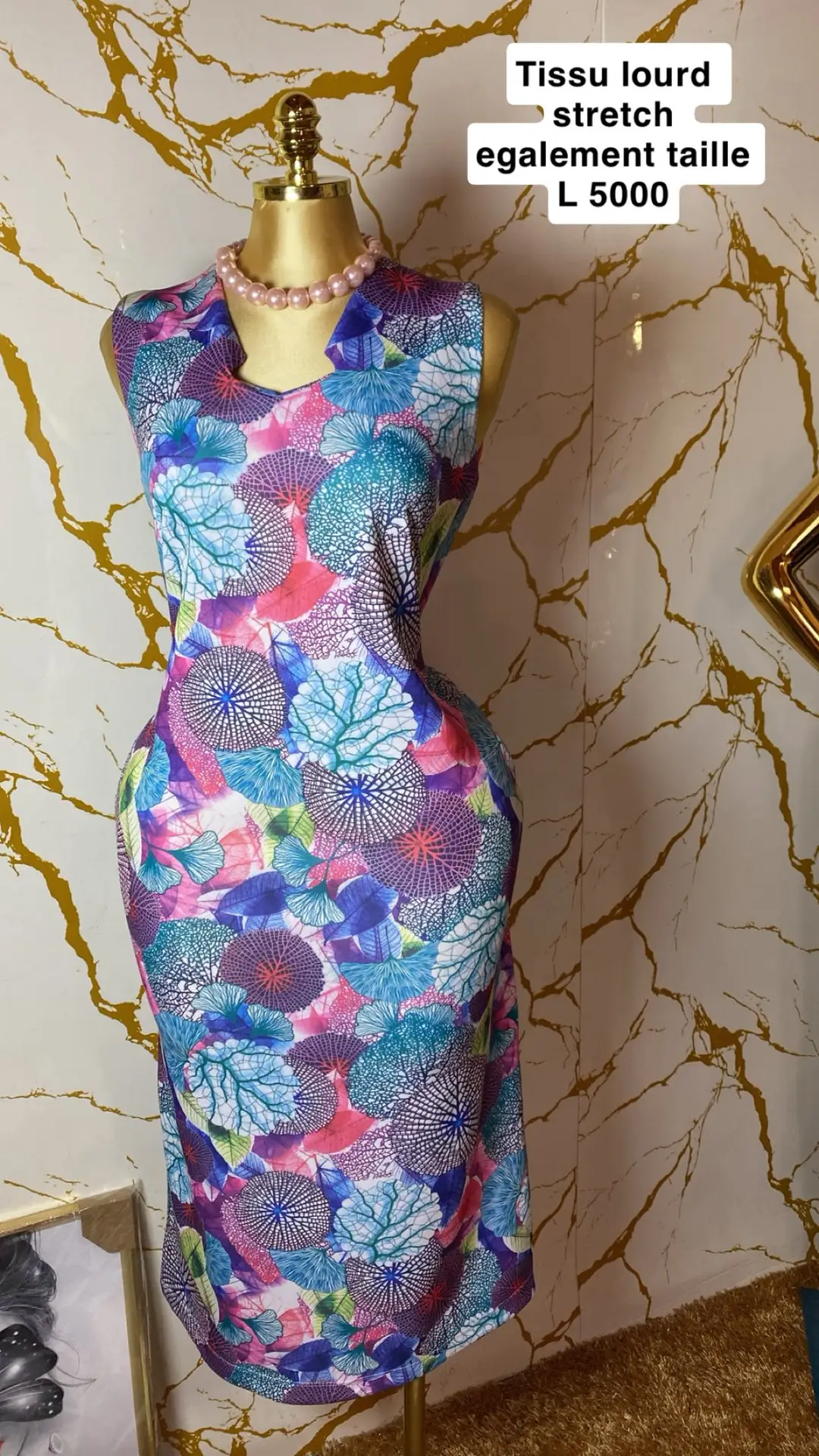 Robe colorée stretch femme en tissu lourd – Élégante et confortable