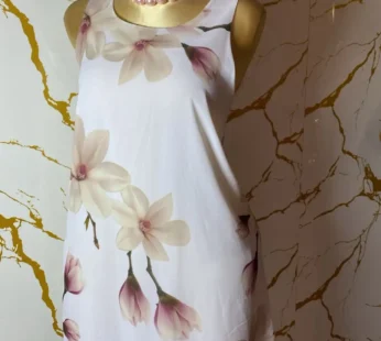 Robe courte fleurie tendance