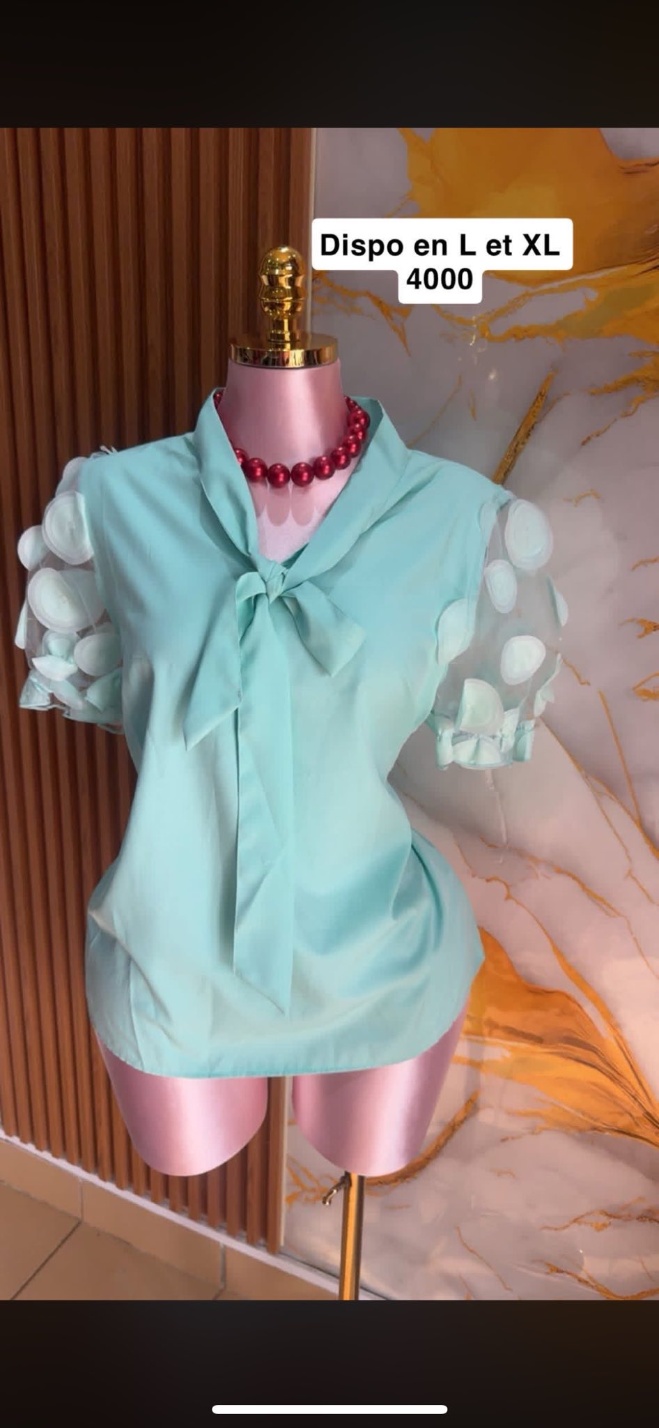 Magnifique chemisier turquoise – Chic et lumineux