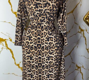 Magnifique robe longue imprimé panthère – Chic, sexy et élégante