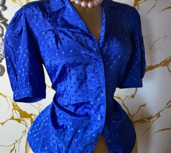 Magnifique chemisier bleu – Chic et intemporel