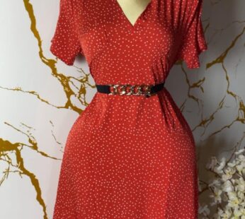 Magnifique robe rouge à pois blancs – Chic et rétro